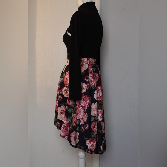 Floral asymmetrical skirt - Picture 9 of 9